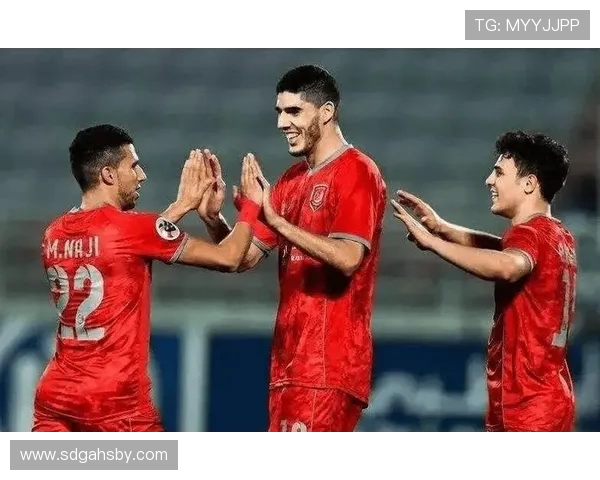 以利雅得新月豪取连胜展现亚洲霸主风范引领中东足球新时代 以利雅得新月豪取连胜展现亚洲霸主风范引领中东足球新时代