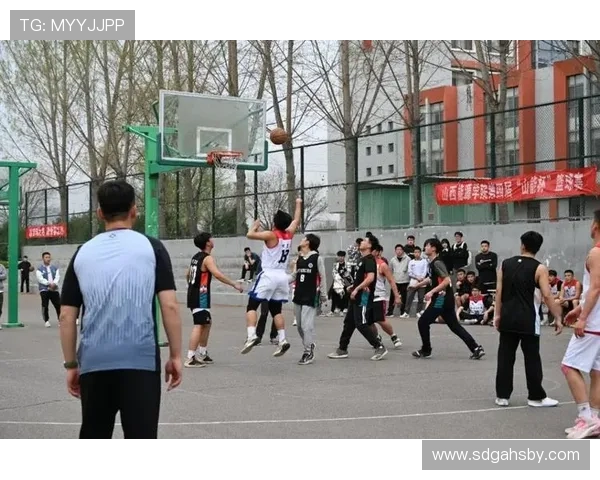 篮球点燃青春激情奋勇拼搏展现团队精神与无限可能