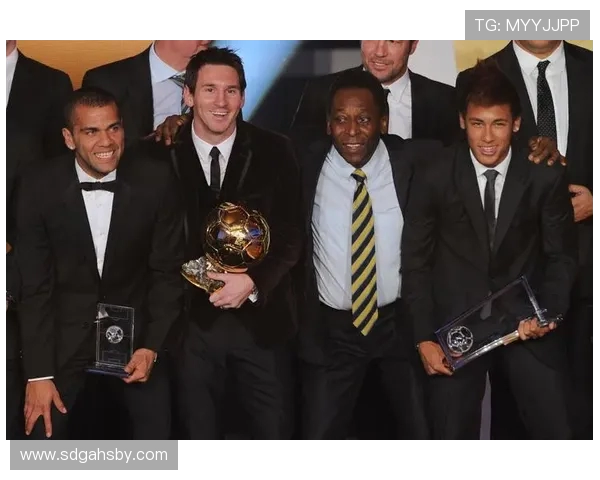 贝利传奇：从足球王国到全球偶像的辉煌一生