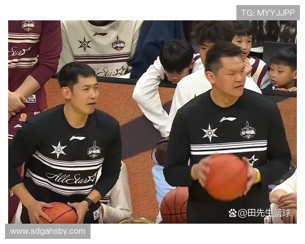 朱芳雨退役后投身篮球事业,助力中国篮球发展与青少年培养计划 朱芳雨退役后投身篮球事业,助力中国篮球发展与青少年培养计划