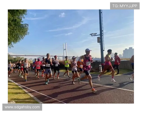 城市马拉松特别报道:上海攀岩队如何在挑战中实现自我突破与成长 城市马拉松特别报道:上海攀岩队如何在挑战中实现自我突破与成长