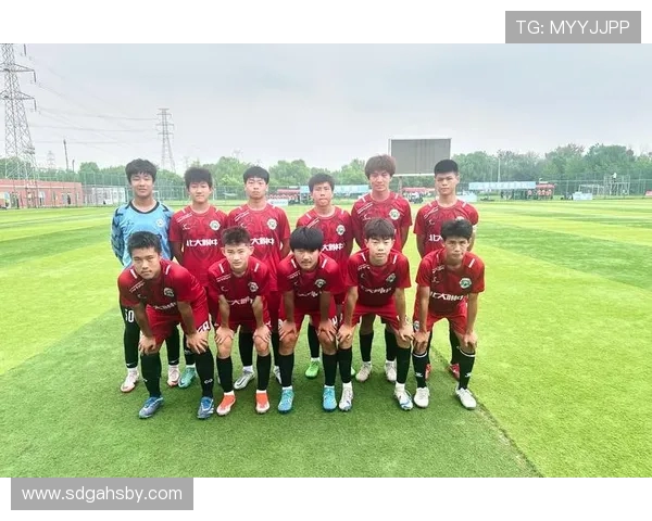 洲际杯精彩回顾北京足球队展现出色团队协作精神与默契配合 洲际杯精彩回顾北京足球队展现出色团队协作精神与默契配合