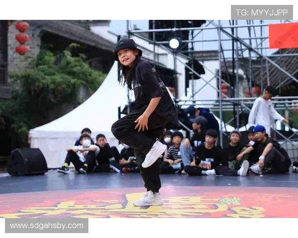 西安街舞队在攀岩联赛中的状态表现分析与点评