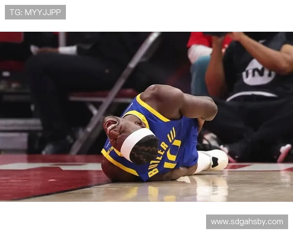 季后赛激战尼克斯对决热火双方争夺总冠军席位的精彩瞬间回顾