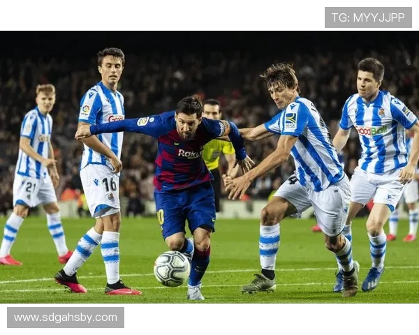 尤文图斯与巴伦西亚精彩对决比赛视频回顾与精彩瞬间分析